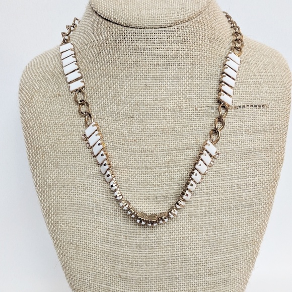 Vintage Jewelry - 💥3 for $25💥 Vintage White Enamel Necklace
